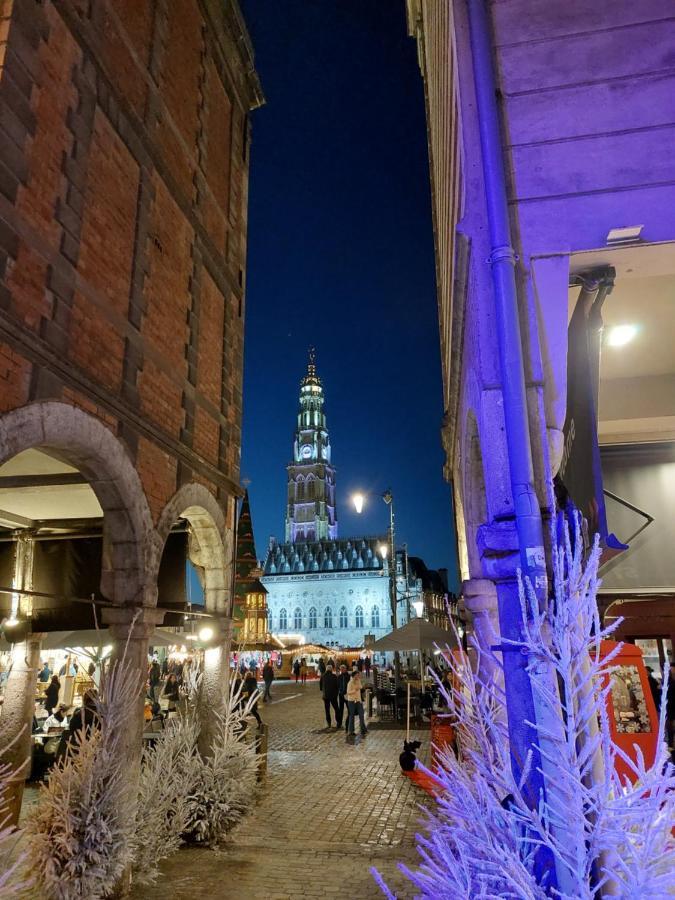 Entre Les Places, Spacieux Avec Parking Gratuit Arras Exterior foto